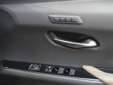 シートメモリーを装備しております!運転する方のシートポジションにボタン一つで操作できるので、とても楽々ですね♪