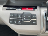 オートエアコン付きでいつでも車内快適☆