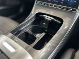 納車前整備は、メルセデスベンツ国際認定メカニックによる最新の検査ライン等の施設が充実した当社工場で入念に行います。メルセデス・ベンツの定める厳しい基準をクリアしたお車のみをご案内させて頂きます。