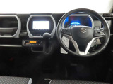 ぜひ展示車の運転席に座ってみてください。