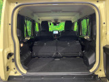 普段のお買い物や通勤、送迎等に十分な荷室スペースを確保しております。セカンドシートを倒すと、大きな荷物の積載も可能です♪