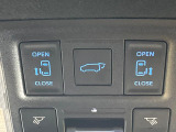【パワーバックドア】スマートキーや運転席のボタンを押すだけでリアゲートが自動で開閉します!荷物を持っている時や、高い位置にあるバックドアを閉める際に便利な機能です♪