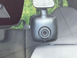 【ドライブレコーダー】ドライブレコーダー装備!走行中はもちろん、あおり運転や事故に遭遇した際、映像で記録し、万一のリスクに備えます。※記録用SDカードはお客様ご自身でご準備いただく必要があります。