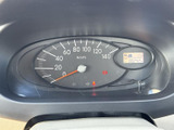 視認性の高いメーターで、運転に必要な情報を確かなるものとして表示。走行距離もひと目で確認できます。