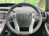 インテリアに合わせたデザインのステアリングは、運転される方のことも考え、運転しやすい形状、大きさです。是非一度、実際に触ってお確かめください。