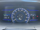速度や燃料残量などの情報がまとまり、運転中にも目に入りやすい配置です。走行に必要な情報を確認しやすく、毎日の運転を落ち着いてサポートします。