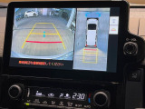 【パノラミックビューモニター】専用のカメラにより、上から見下ろしたような視点で360度クルマの周囲を確認することができます☆死角部分も確認しやすく、狭い場所での切り返しや駐車もスムーズに行えます。