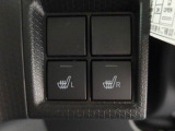 運転席と助手席にはシートヒーターも付いています!