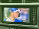 テレビ番組を画面で視聴できる装備です。停車中の休憩時間などに映像を楽しめるため、待ち時間も快適に過ごせます。画面の表示内容も確認しやすく、日常のさまざまな場面で活用いただけます。