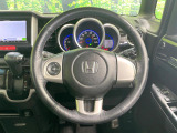 【ステアリングスイッチ】運転中、前方から目線をそらすことなく、オーディオ等の操作が可能な便利機能!安心&快適なドライブを演出してくれます♪
