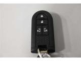 スマートキー!両手に荷物を抱えているときでも、ドアの施錠・解錠が楽々です♪