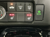 運転席/助手席シートヒーターで寒い日もすぐに温かくなり快適に過ごせます。2段階の温度調整が可能です