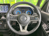 インテリアに合わせたデザインのステアリングは、運転される方のことも考え、運転しやすい形状、大きさです。是非一度、実際に触ってお確かめください。