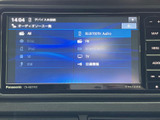 AMやFM、ディスク、Bluetooth Audioなど複数の音源が一覧で表示され、選びやすい画面です。その日の気分や利用シーンに合わせて音源を切り替えられます。
