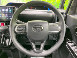 インテリアに合わせたデザインのステアリングは、運転される方のことも考え、運転しやすい形状、大きさです。是非一度、実際に触ってお確かめください。