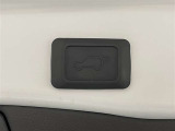 バックドアの開閉が電動操作可能。荷物の出し入れもラクラクです。