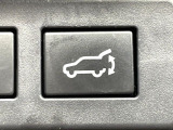 【パワーバックドア】スマートキーや運転席のボタンを押すだけでリアゲートが自動で開閉します!荷物を持っている時や、高い位置にあるバックドアを閉める際に便利な機能です♪