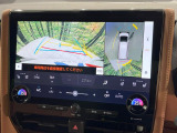 【パノラミックビューモニター】専用のカメラにより、上から見下ろしたような視点で360度クルマの周囲を確認することができます☆死角部分も確認しやすく、狭い場所での切り返しや駐車もスムーズに行えます。
