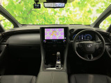前方へ視線が抜ける運転席まわりは、フロントガラスからの見通しを確保しやすい印象です。メーターや画面が視線の届く位置にまとまり、着座した際の確認のしやすさも魅力です。