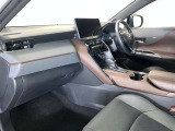 すっきりとしたデザインの内装は、さすがトヨタ車の上品さを感じます。