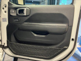 運転席ドアパネルになります。