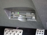 『1台』のお車に対して、3名体制で日々議論を重ね仕入れを行っております。