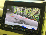 【バックカメラ】駐車時に後方がリアルタイム映像で確認できます。大型商業施設や立体駐車場での駐車時や、夜間のバック時に大活躍!運転スキルに関わらず、今や必須となった装備のひとつです!