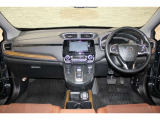 操作性に優れた運転席となります!小物入れや各ボタンの配置にこだわり、使いやすいです!座り心地もよく視認性も良好なのでロングドライブもお任せ下さい!