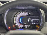 【メーターまわり】ドライバーから見やすい位置にあって安全運転に寄与します。メーターも見やすくてシンプルなデザインになっております。
