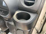 ドリンクホルダーが付いているので遠出の時もお手元すっきりです!
