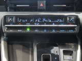 左右独立温度コントロールフルオートエアコンです。運転席、助手席それぞれで独立して温度設定ができます。冷え性の方が乗っても安心ですね♪