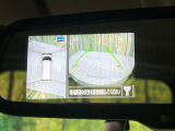 【アラウンドビューモニター】専用のカメラにより、上から見下ろしたような視点で360度クルマの周囲を確認することができます☆死角部分も確認しやすく、狭い場所での切り返しや駐車もスムーズに行えます。