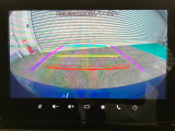 【バックモニター】ガイドライン表示機能付きバックカメラ装着車です。バックでの駐車時など後方の安全確認ができて安心安全です♪