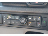 オートエアコンです。簡単操作で車内温度をコントロールします。シートヒーターも付いてます!