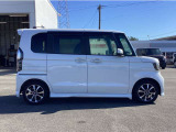 現車を見に来れないお客様には、車両状態の詳しい情報をお電話・メールにてご連絡致しております。スマートフォン、パソコンがあればリアルタイムでの対面にて映像で確認・対応もできます!