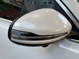 納車前整備は、メルセデスベンツ国際認定メカニックによる最新の検査ライン等の施設が充実した当社工場で入念に行います。メルセデス・ベンツの定める厳しい基準をクリアしたお車のみをご案内させて頂きます。