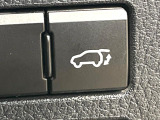【パワーバックドア】スマートキーや運転席のボタンを押すだけでリアゲートが自動で開閉します!荷物を持っている時や、高い位置にあるバックドアを閉める際に便利な機能です♪