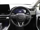 各操作スイッチなどもハンドルから手を放すことなく操作可能で安全運転に支援いたします!