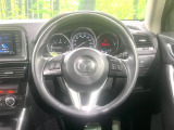 【純正革巻きステアリング】上質な革を使用することで、手にしっかり馴染みとても運転しやすいハンドルです♪