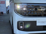 【 LEDヘッドライト 】 青色発光ダイオードを発明した日本人がノーベル賞を受賞し、LEDライトが開発されました。明るく長寿命のライトです。体感して下さい。明るいライトです!