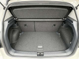 スクエア基調のラゲッジルームはデッドスペースを極力排除。少しでも多くの荷物が載せられるよう設計されています。
