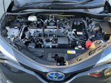エンジンとモーターを併せ持ったハイブリッドエンジン。CO2の排出量が少なくても燃費も良く、環境にもお財布にも優しい1台!また、エンジン音がとても静かなので住宅街などでの騒音も抑えられますね。