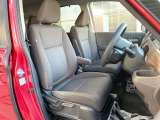 運転席シート廻りは使用感も少なく、良好な状態となっています。前オーナー様が丁寧に使っていたことがよくわかりますね。