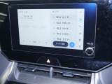 【ディスプレイオーディオ】スマートフォンとの連携で、いつものアプリや音楽を大画面で快適に楽しめます!ナビアプリの利用やハンズフリー通話にも対応し、ドライブをもっと便利で楽しい時間にしてくれます♪
