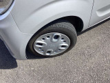 ☆お車についた傷やヘコミ、事故の修理もハヤシにお任せください。自社鈑金工場で修理ができますの安心です☆