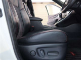 パワーシート搭載。微妙な調整が手軽にでき、ピッタリなポジションで運転することが可能です。
