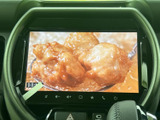 停車中にテレビ番組を視聴できる画面を備えています。休憩時間などに映像を楽しめるため、待ち時間を過ごす際にも便利に活用いただけます。