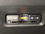 ハンドルの左下にETC2.0がついています。高速道路の料金所の通過も楽々です。 カードの取り出しもしやすい場所についています。