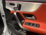 パワーシートの操作は、スイッチがシートの形状をしておりますので、ダイレクトに調節が可能でございます。