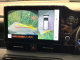 【パノラミックビューモニター】専用のカメラにより、上から見下ろしたような視点で360度クルマの周囲を確認することができます☆死角部分も確認しやすく、狭い場所での切り返しや駐車もスムーズに行えます。